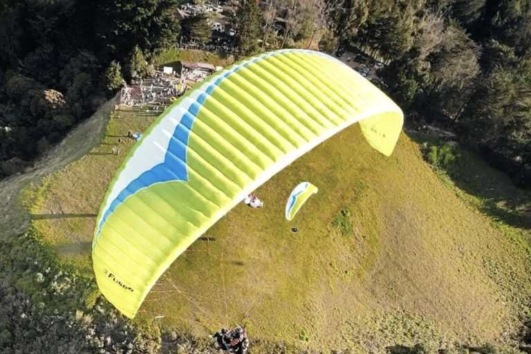 Medellín: Tandem Paragliding Flight with Photos & Videos Medellín: 30-minute Paragliding Flight with Photos & Videos