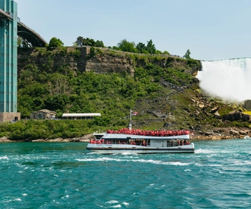 From Toronto: Niagara Falls + Winery, Cruise, & Lunch Option