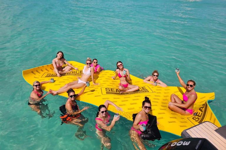 Exclusive Isla Mujeres and Cancun Private Yacht Tour