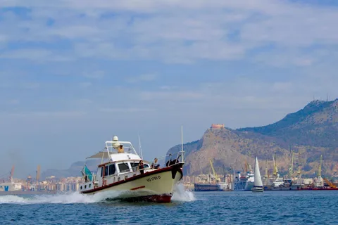 From Palermo: Boat Excursion to Mondello with Wine & Snacks