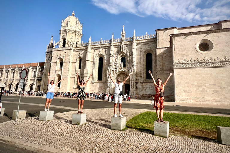 Découvrez l'histoire de Lisbonne à bord d'un tuk-tuk.Visite historique de Lisbonne en tuk-tuk électrique