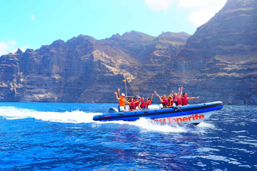 Teneriffa: Bootstour entlang der Klippen von Los Gigantes bis Punta Teno. Foto: GetYourGuide Teneriffa: Bootstour entlang der Klippen von Los Gigantes bis Punta Teno. Foto: GetYourGuide