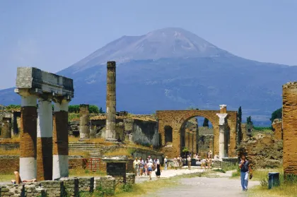 Von Neapel aus: Private Tour nach Pompeji, Sorrent und Amalfi