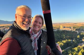 Segovia: Heißluftballonfahrt mit optionalem 3-Gänge-Mittagessen