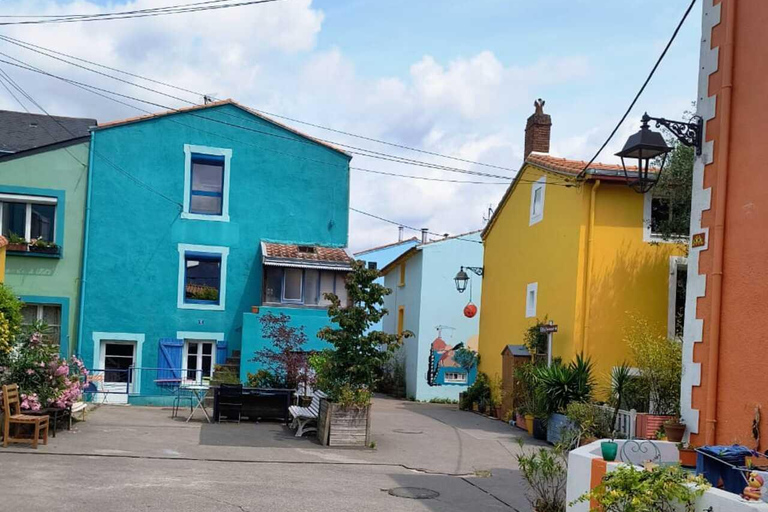 English-Assisted Loire Day: Clisson, Nantes & Trentemoult