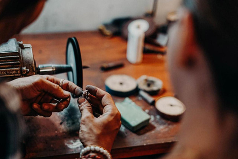 Kuta : Make Your Own Silver Jewelry Class Airport pickup area kuta