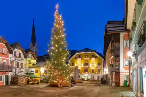 Special Christmas Tour Around Hallstatt