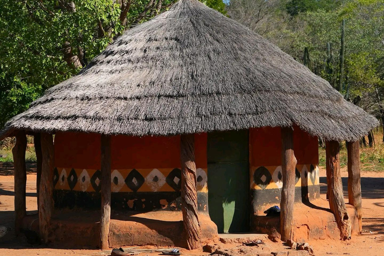Victoria Falls: Airport Transfer, Falls Tour & Village Visit