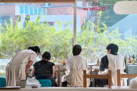 Seoul: Korean Moon Jar Pottery Workshop with Tea & Music