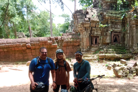 Indiana Jones: Guided Jungle Trails and Temples Bike Tour