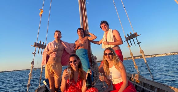 Alghero: sunset sailing tour with aperitif