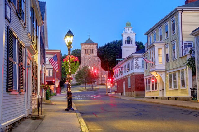 Visit Plymouth Ghost and History Night Tour in Sandwich, Massachusetts