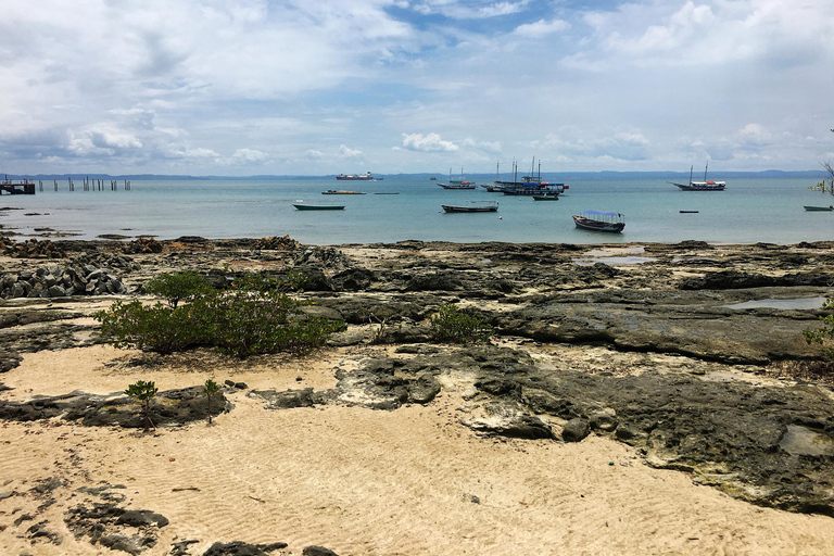 Dos Frades et les îles Itaparica en goéletteParler portugais