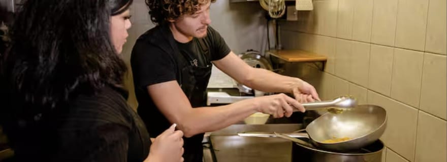 Venise : cours de cuisine, pâtes carbonara et vin
