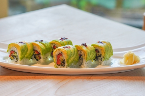 Ruta gastronómica nocturna vegana moderna en TokioCurso de Sushi de Marisco
