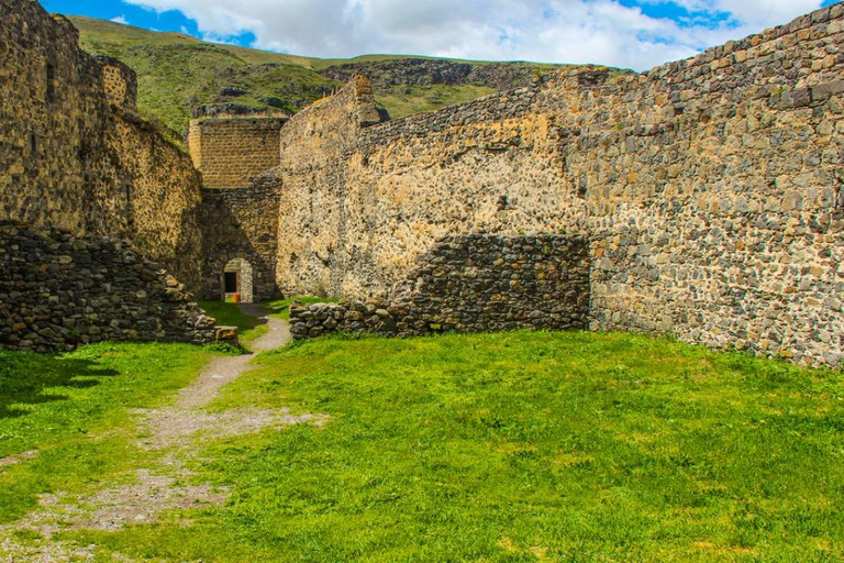 第比利斯：瓦尔季萨、赫尔特维西、拉巴提与波尔乔米一日游第比利斯：瓦尔季亚、赫尔茨维、拉巴蒂与波尔若米一日游