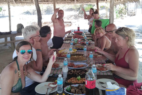 Coron: Private Super Ultimate Tour with Lunch