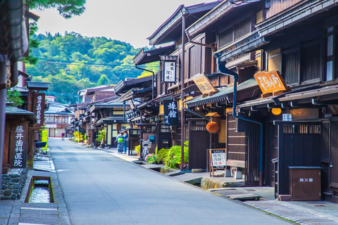 Shirakawa-go: 2-Day Tour with Light-Up Event