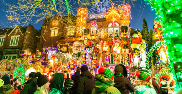 Ab Manhattan: 4-stündige Weihnachtstour durch Dyker Heights