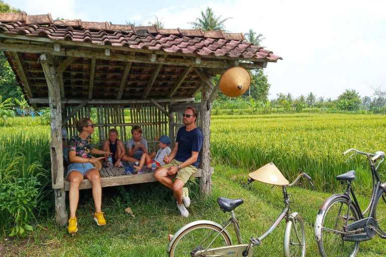 Yogyakarta: Kulon Progo Village Cycling Tour with Snacks