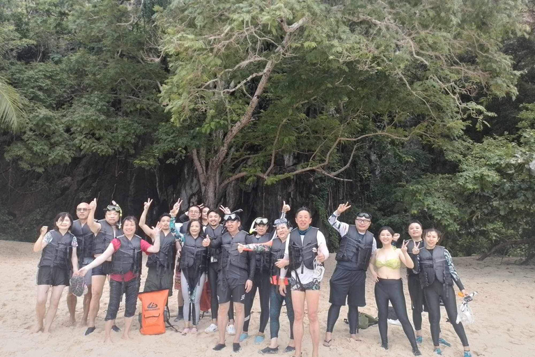 El Nido Tour C: Content Guide & Beach Picnic Shared Cruise