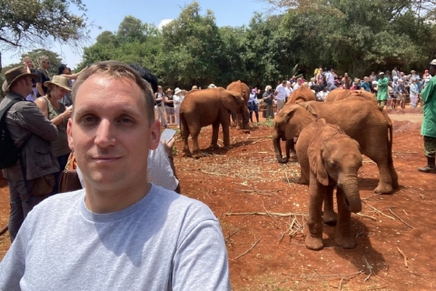 Halve dagtour door olifantenweeshuis en giraffencentrum