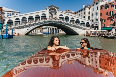 Prywatna taksówka wodna: Lotnisko w Wenecji – WenecjaOpcja premium – z hotelu na lotnisko Marco Polo