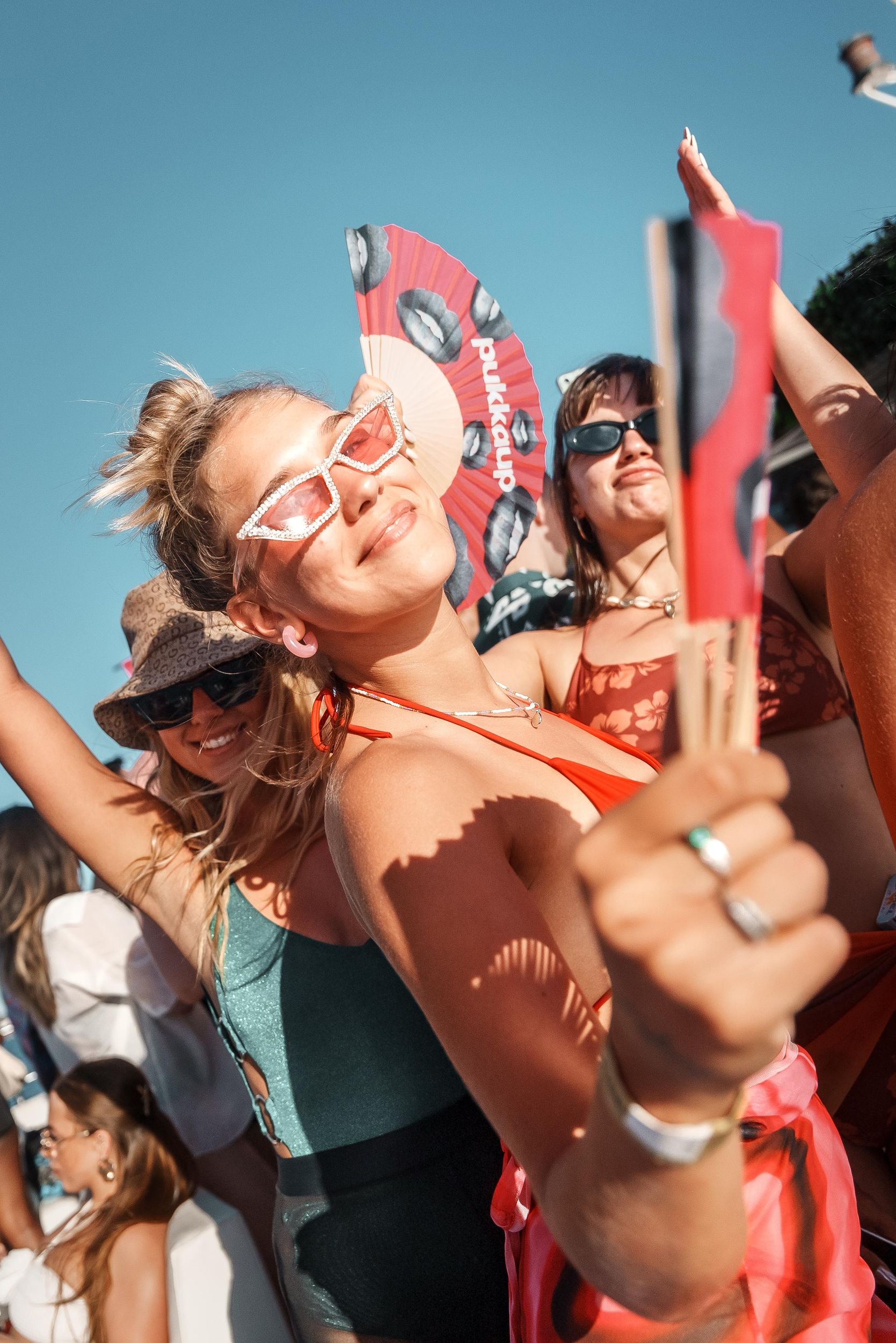 Ibiza-Club-Pass: Bootsparty bei Sonnenuntergang, O Beach und Amnesia