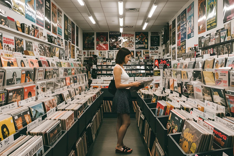 Osaka: Japan’s Music and Street Culture Tour with Jazz Cafe
