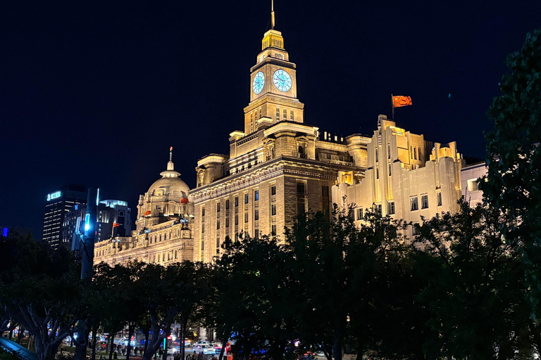 Shanghai: Private Trip to Zhujiajiao Water Town & Yu Garden Group Shanghai Day Tour: Yu Garden, Zhujiajiao & Night Bus 
