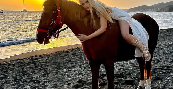 Santorini: Horseback Riding Tour on the Beach