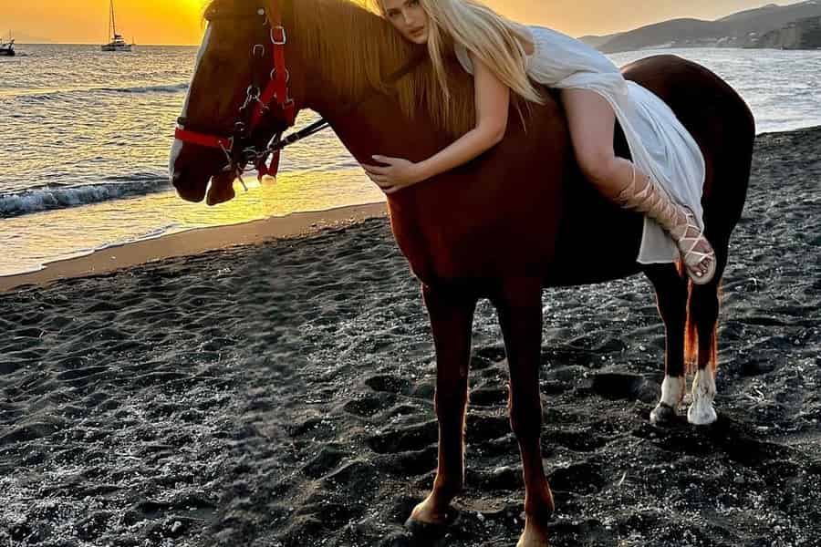 Santorini: Reiten Tour am Strand. Foto: GetYourGuide