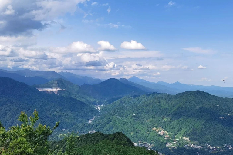 Chengdu Hiking in Yunhua Mountain Landscape & Secret Temple