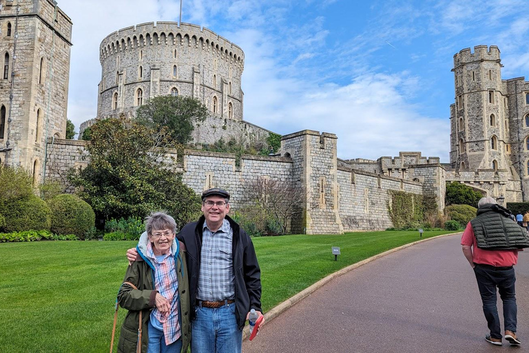 London: Royal Windsor & Runnymede Private Taxi Tour