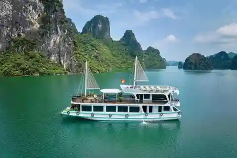 Desde Ha Noi: Excursión de un día en Crucero para Descubrir la Bahía de Ha Long
