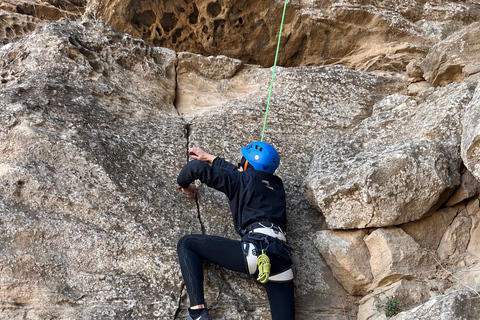 Baku: Rock Climbing Experience with Guide and Gear