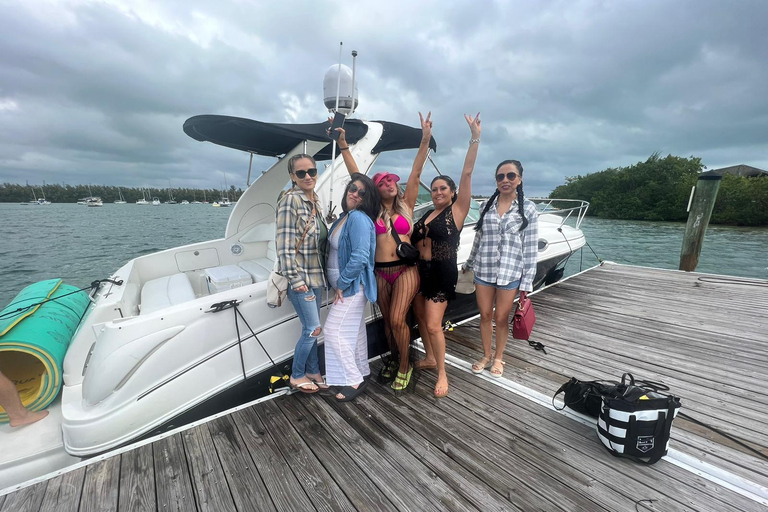 Miami: Day or Night Private Boat Rental 6hr “Miami Blast” (Sight-See, Selfies, Swim, Sunset & Party