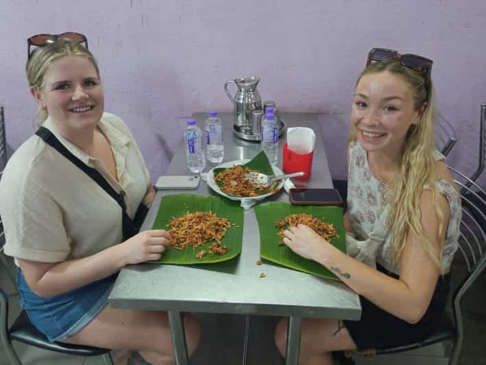 Colombo Street Food Tour by Tuk Tuk or Scotty