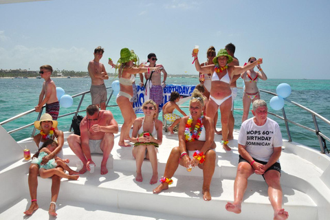 Punta Cana: Katamaran-Partyboot mit offener Bar und SnacksKatamaran Partyboot mit offener Bar in Punta Cana