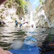 Desde Split/Omiš: Barranquismo en el río Cetina + Fotos/Vídeo Gratis