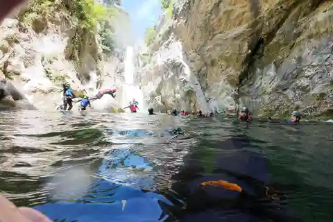 De Split/Omiš: Canyoning no rio Cetina + fotos e vídeos gratuitos