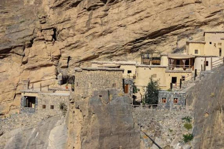 Private Jebel Akhdar Hike with Local Guide & Transfer