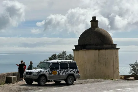 Arrábida - Sesimbra: Jeep Tour and Wine Tasting at Azeitão