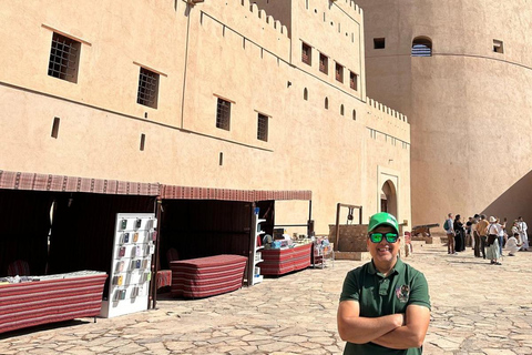 Muscat: Nizwa, Jabreen Castle & Bahla and more Sharing Tour