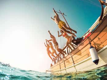 From Amalfi: Capri Island Boat Tour with Snorkeling & Drinks