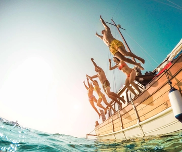From Amalfi: Capri Island Boat Tour with Snorkeling & Drinks