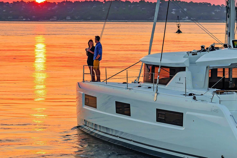 Cruceros al atardecer en catamaránCRUCEROS PRIVADOS AL ATARDECER EN CATAMARÁN