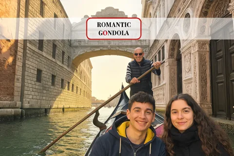 Veneza: Gôndola partilhada através da deslumbrante Ponte dos Suspiros