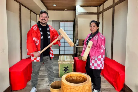 Osaka: Traditioneel Mochi stampen met proeverij