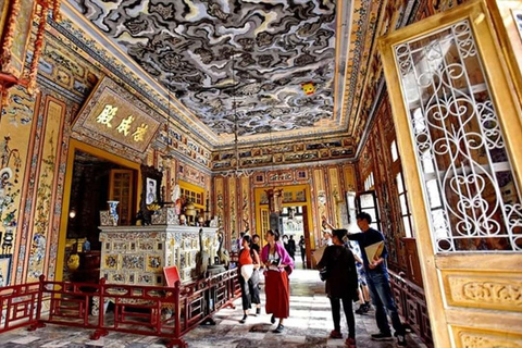 Hue : Croisière sur la rivière des Parfums avec la pagode et les tombeaux de Thien Mu